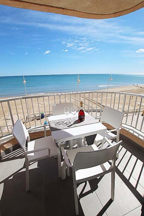 Апартаменты Apartamento Primera Linea Playa Centro De Guardamar Гвардамар-дель-Сегура Экстерьер фото