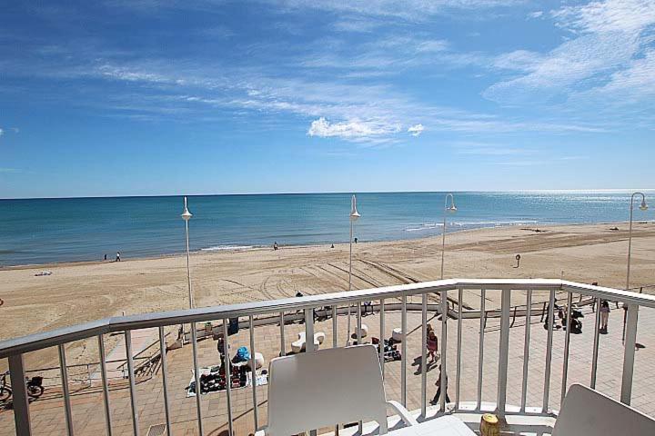 Апартаменты Apartamento Primera Linea Playa Centro De Guardamar Гвардамар-дель-Сегура Экстерьер фото